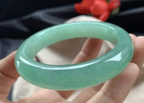 翡翠有哪些品种 翡翠最全种类汇总   第1张