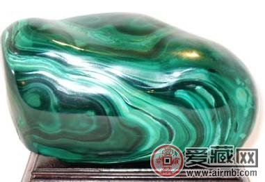 你知道孔雀石的品种有哪些吗?应该如何保养? 