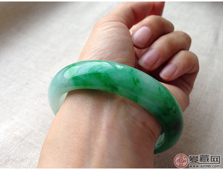 翡翠鉴定方法简单，只需要这几步 