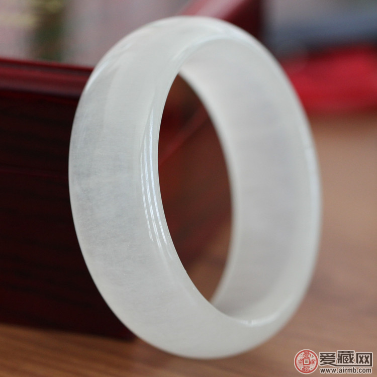 天山冰玉价值和哪些因素有关联 