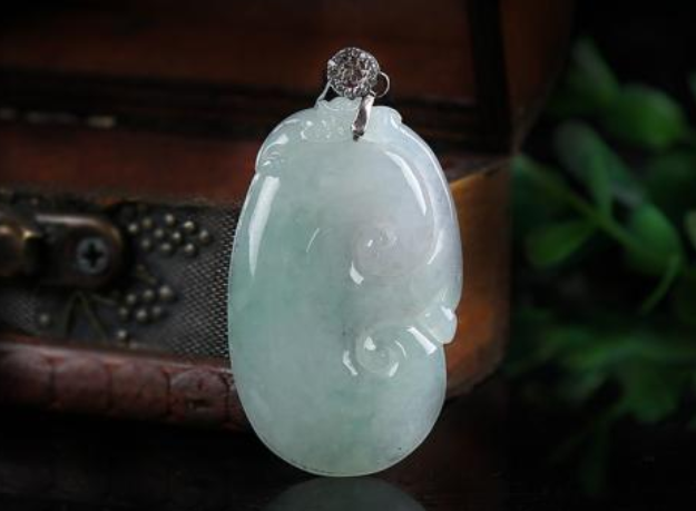 翡翠如意市场价 翡翠如意吊坠多少钱一个   第2张