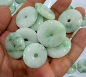 翡翠平安扣批发价格 翡翠平安扣批发多少钱   第2张