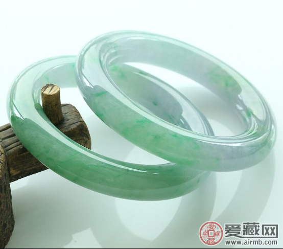 怎样鉴别翡翠手镯？几招教你简单判定 