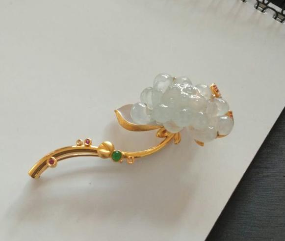 时间赋予的美丽矿藏——翡翠，有着怎样的档次级别，怎么去识别？   第4张