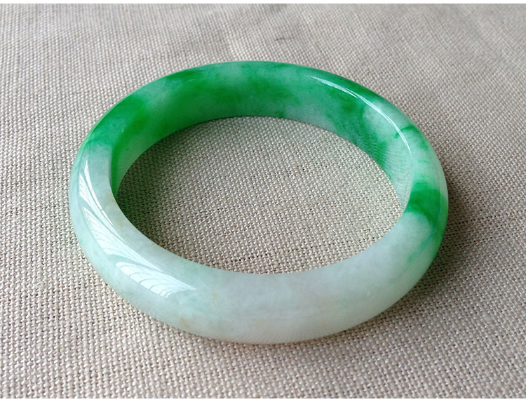 缅甸A货翡翠价格是多少？翡翠到底有没有价值？ 