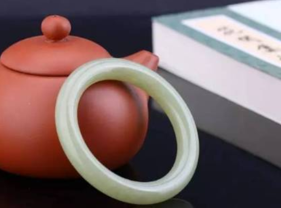 玉手镯怎么保养 这样保养光泽度才好   第1张