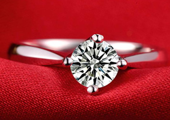 一克拉的钻戒多少钱 多少钱一枚   第2张