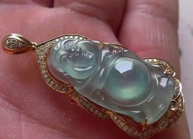 翡翠佛吊坠市场价 翡翠佛吊坠一般多少钱   第2张