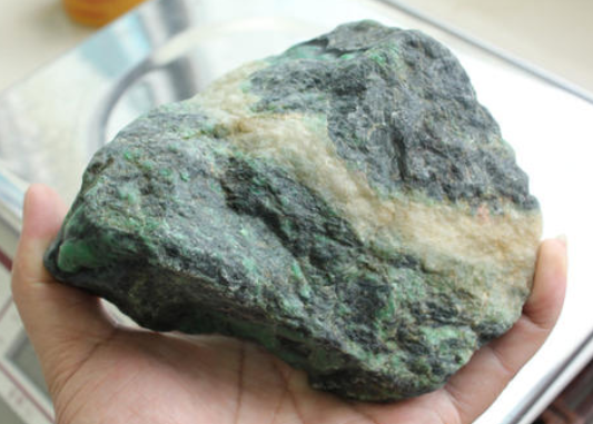 腾冲翡翠原石市场 腾冲翡翠原石市场在哪里 第1张