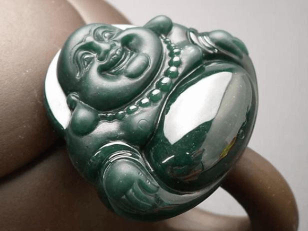 翡翠佛公市场价一般是多少钱一个及图片 