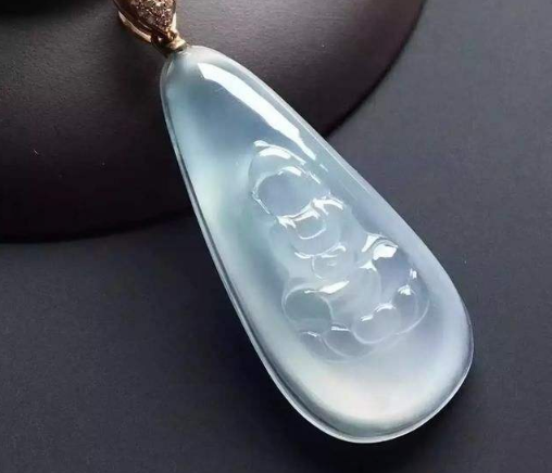 中缅边境翡翠市场 中缅边境翡翠市场有哪些   第2张