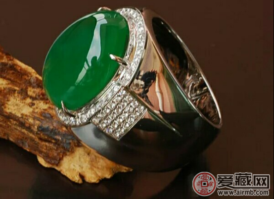 A货翡翠蛋面要如何挑选？有哪些挑选技巧？   第1张