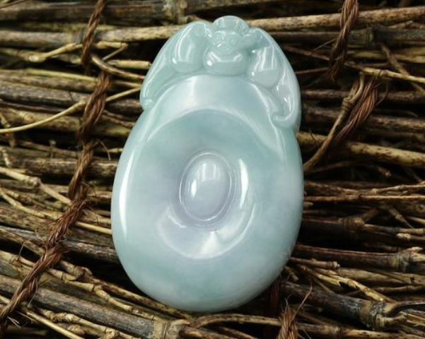 翡翠保养及注意事项 翡翠可以用牙膏洗净吗   第2张