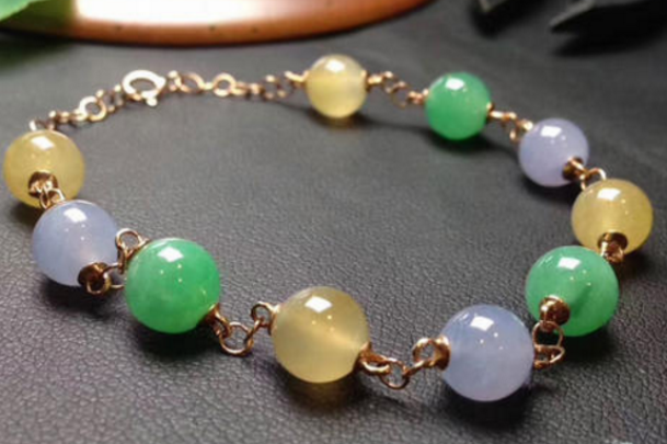 翡翠珠子市场价 一颗翡翠珠子多少钱   第1张