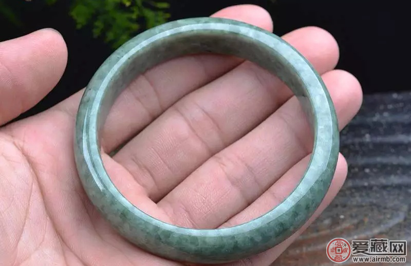 豆种翡翠功效，喜欢翡翠的朋友了解多少呢？ 