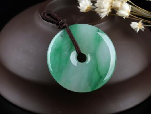 翡翠平安扣图片 翡翠平安扣图片价格多少   第1张