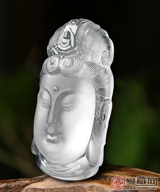 玻璃种翡翠的功效，看了这些你就明白了 