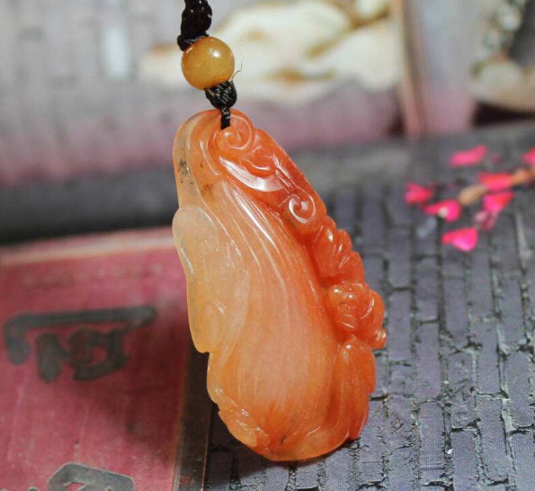 金丝玉吊坠价格 金丝玉吊坠值多少钱   第2张