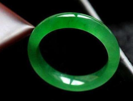 冰种满绿翡翠价格 冰种满绿翡翠图片及价格表 第1张