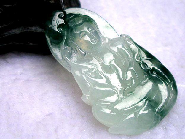 佩戴翡翠观音有什么好处 佩戴翡翠观音的讲究 