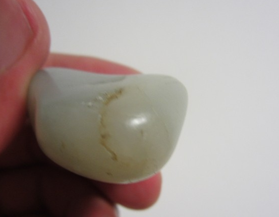 和田青白玉籽料价格 青白籽料真的便宜吗   第1张