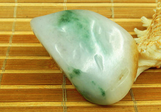 翡翠糯种原石 翡翠糯种原石以及价格 