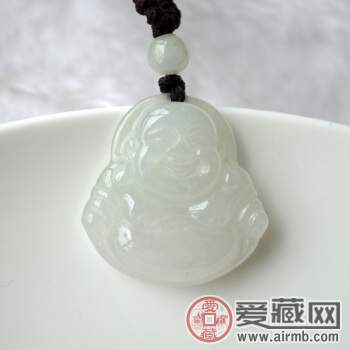 白色翡翠你见过吗，那么白色翡翠值钱吗? 