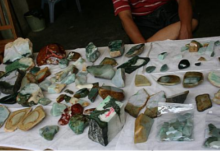 全国最大翡翠市场 国内最大的翡翠原石批发市场在哪   第2张