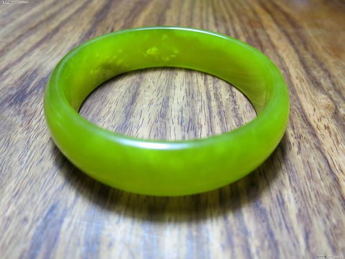 西安蓝田玉手镯鉴别方法 真品价格如何