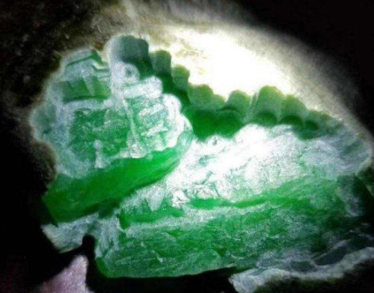 翡翠原石报价 翡翠原石多少一公斤   第1张