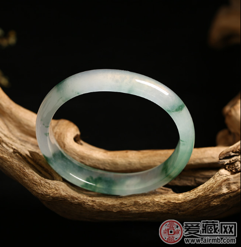 几招教你在云南买到好的翡翠，还不会被坑 