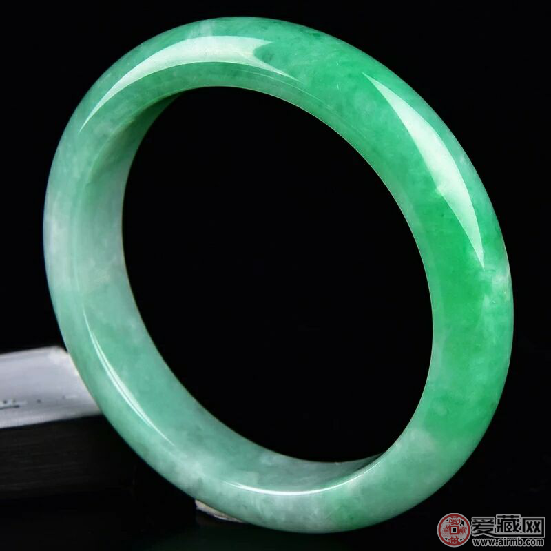 翡翠手镯价格，它的等级怎样去理解 