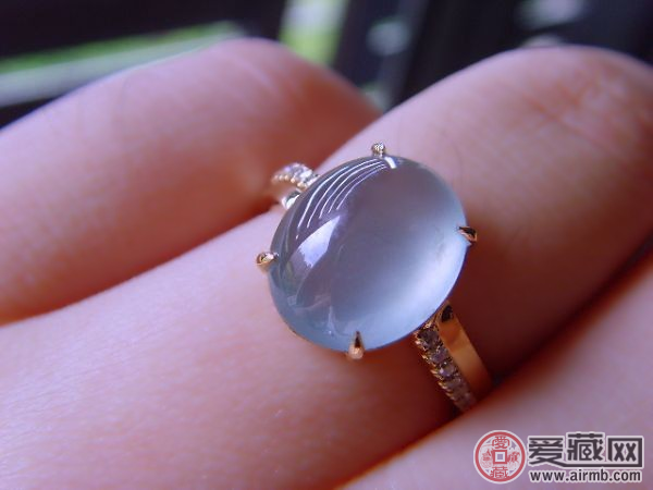 蓝水翡翠功效都有哪些，喜爱翡翠的你都了解吗? 