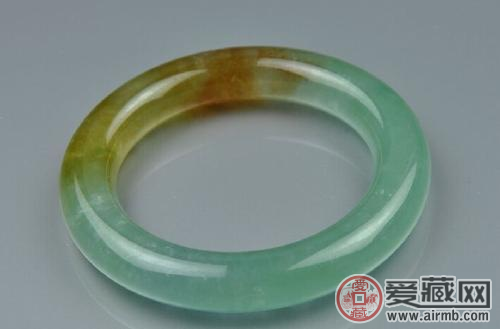 糯种翡翠为什么经常被人嫌弃，糯种翡翠很差劲吗? 