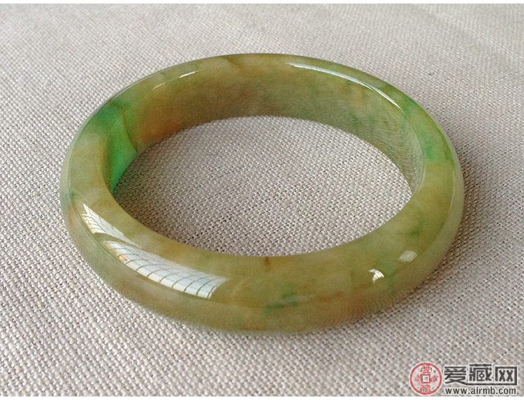 别致的黄加绿翡翠多少钱   第1张