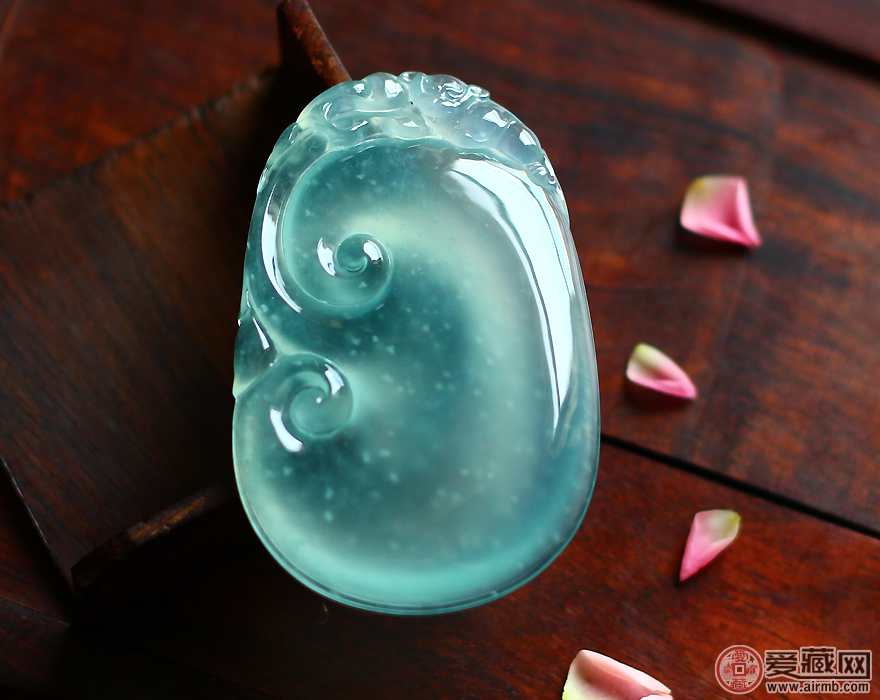 肉眼对玻璃种翡翠鉴定，有哪些小方法呢? 
