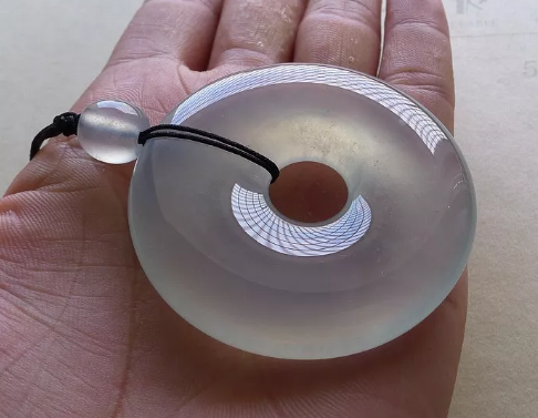 冰种翡翠市场价格 冰种翡翠一般多少钱   第1张