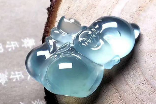 自己怎么鉴定翡翠真假 日常怎么鉴定翡翠真假   第1张