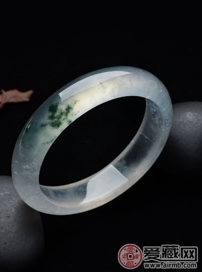 翡翠手镯价格多少？网上的翡翠手镯价格可信吗？   第1张