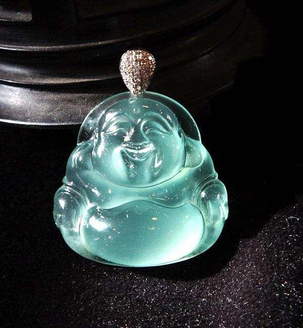 佩戴翡翠玉佛的好处 佩戴翡翠玉佛有什么寓意 