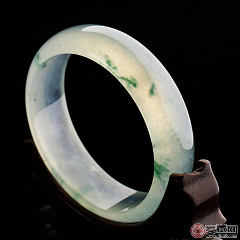 怎样鉴别冰种翡翠？几招让你拥有火眼金睛 