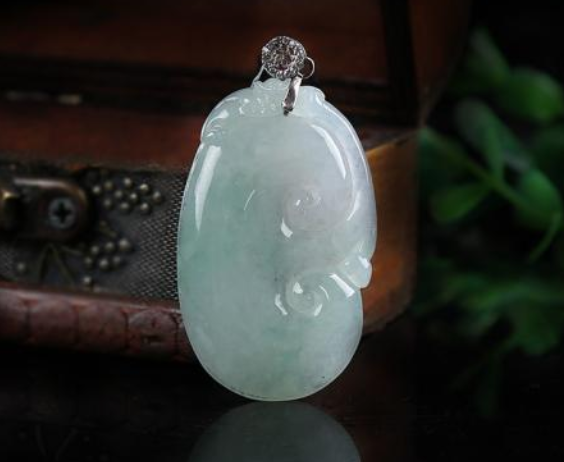 如意翡翠挂件 如意翡翠挂件的四大寓意   第2张