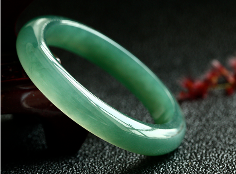 翡翠戴久了会有什么变化 翡翠戴久了真的有变化吗 第2张
