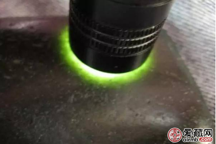 真正的和田墨玉到底透不透光?   第2张