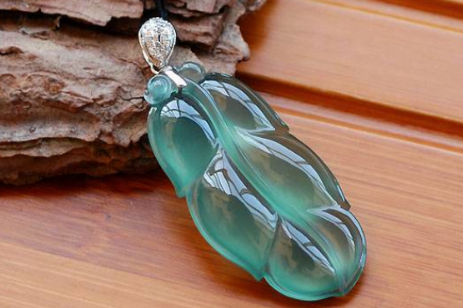 晴水翡翠市场价 晴水翡翠一般啥价位   第1张