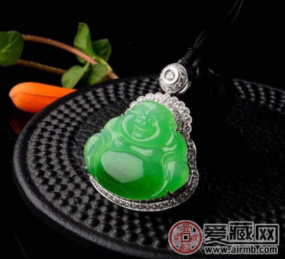 翡翠怎么买好看又划算？ 