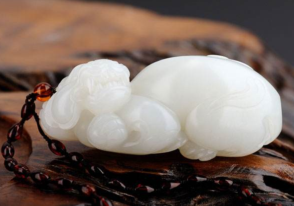 金丝玉还是和田玉好呢   第2张