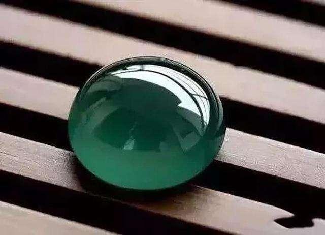 优质翡翠有哪些特征 优质翡翠的特点有哪些 