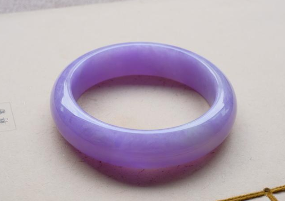 紫罗兰翡翠手镯市场价 紫罗兰翡翠手镯多少钱一个 第1张