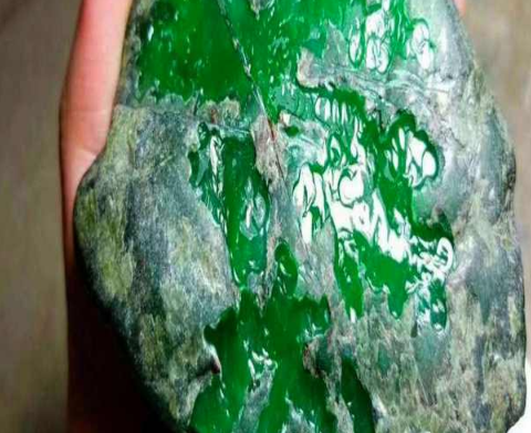 如何选择翡翠 这些挑选细节要注意   第1张